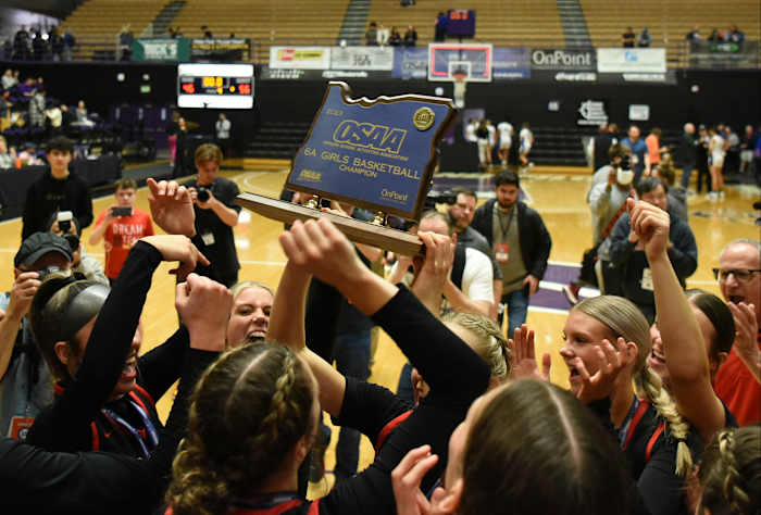 y South Medford Clackamas 6A Oregon girls basketball final Taylor Balkom 24